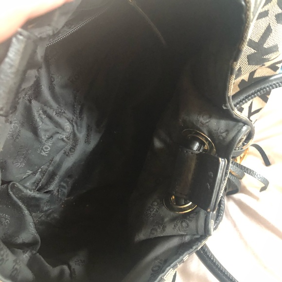 Michael Kors Purse - Picture 5 of 9